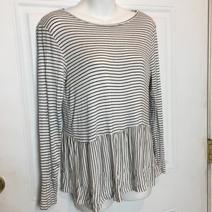 Black and white long sleeved striped shirt 🤍🖤